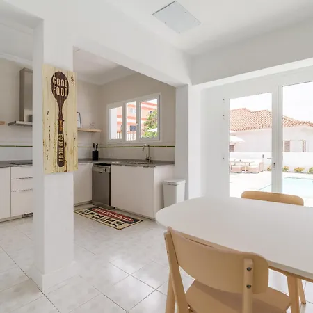 Garden House Villa *